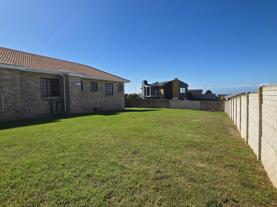 3 Bedroom Property for Sale in Wavecrest Eastern Cape